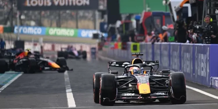 A Formula 1 car on track, illustrating the F1 South Africa bids for Kyalami and the Swartland